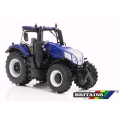 Britains New Holland T8 Tractor 43216