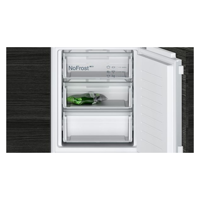 Siemens iQ100 KI86NNFF0 Frost Free Integrated Fridge Freezer